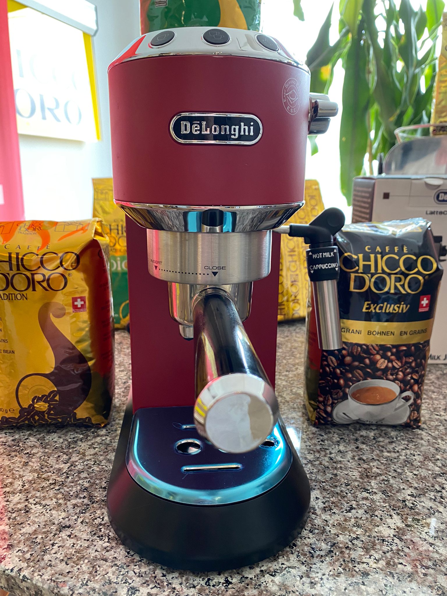 Ec685r DeLonghi Dedica Red - EC685R (Open Box/Demo) – La Strada